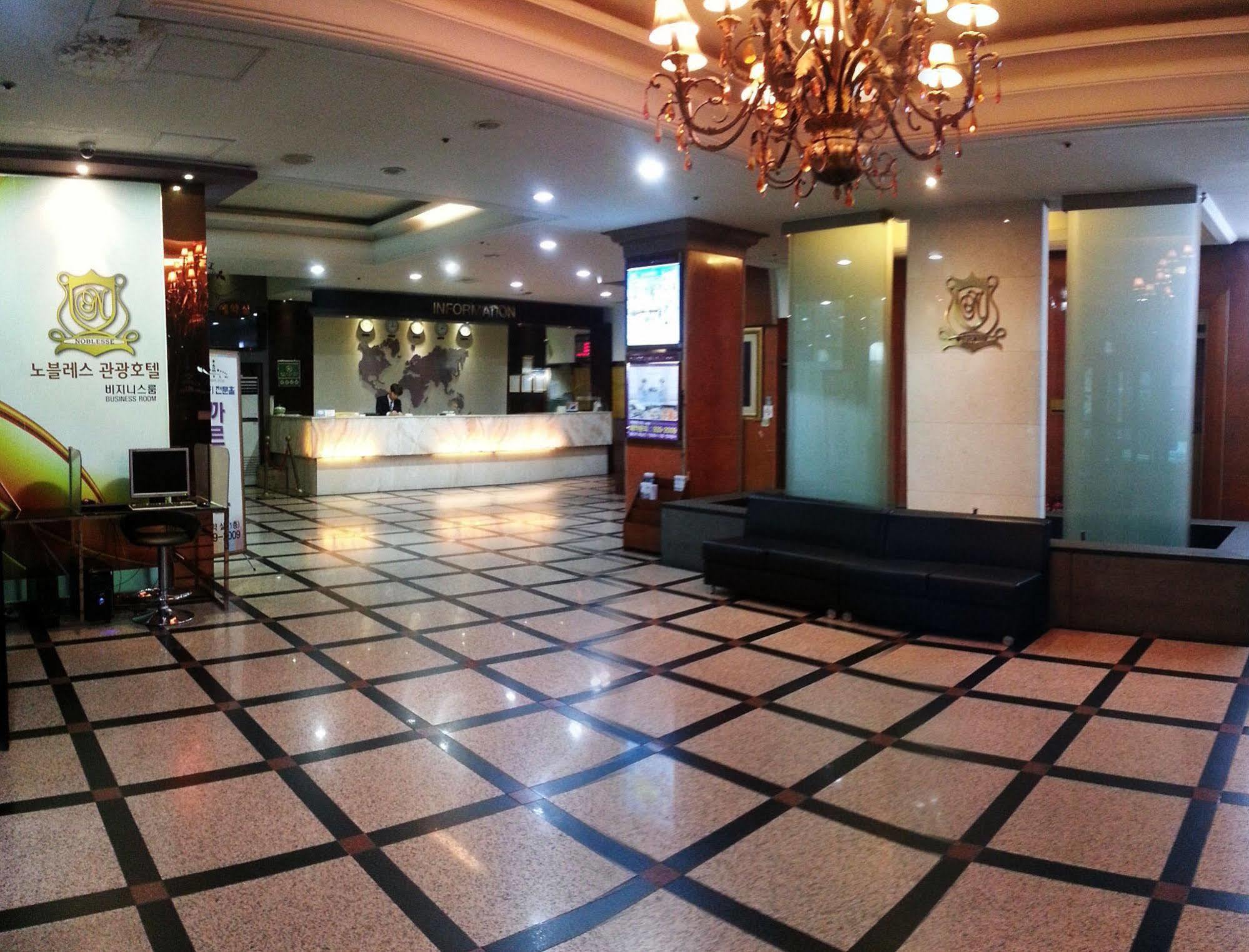 Hotel Noblesse Séoul Extérieur photo